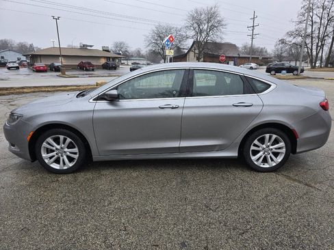 Used 2015 Chrysler 200 Limited image 4