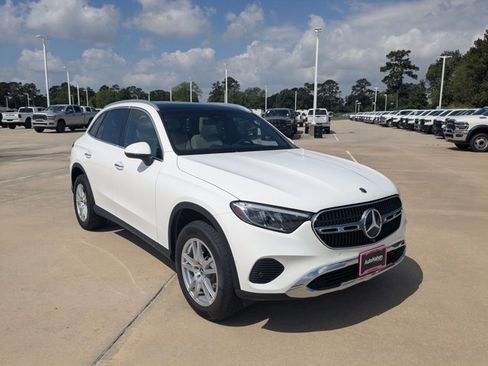 Used 2023 Mercedes-Benz GLC 300 4MATIC w/ Exclusive Trim Package image 3