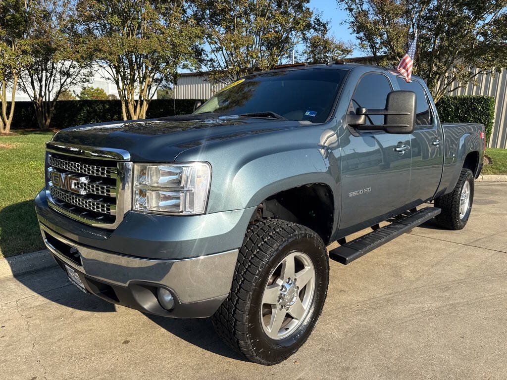 Used 2013 GMC Sierra 2500 SLT w/ SLT Convenience Package AWD/4WD image 4