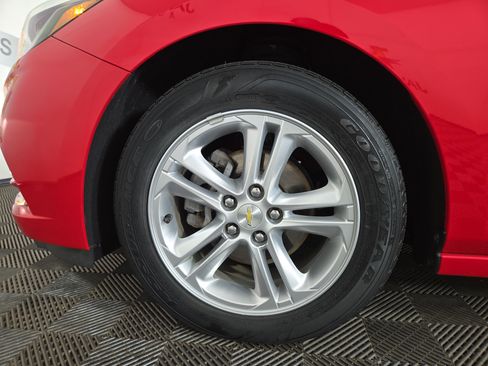 Used 2018 Chevrolet Cruze LT FWD image 32