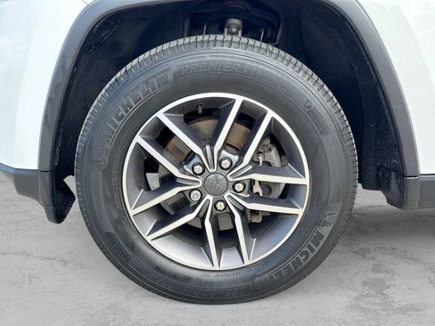 Used 2020 Jeep Grand Cherokee Limited AWD/4WD image 13