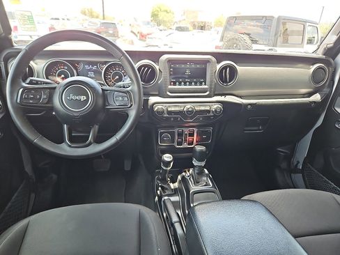 Used 2023 Jeep Gladiator Sport image 7