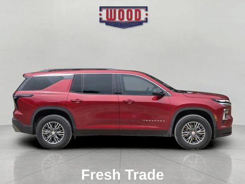 Used 2025 Chevrolet Traverse LT FWD image 6