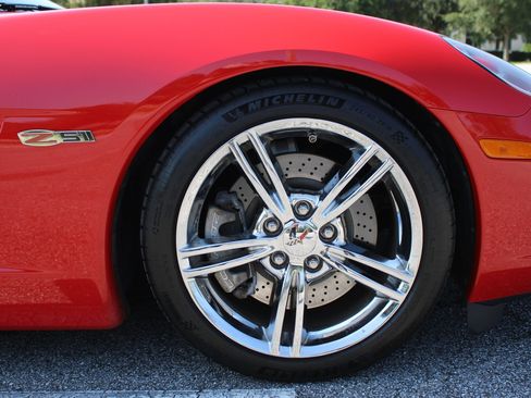 Used 2007 Chevrolet Corvette Coupe w/ Performance Package RWD image 37