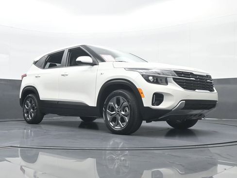 Used 2024 Kia Seltos LX image 60