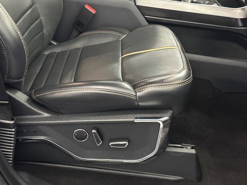 Used 2023 Ford F150 Platinum image 12