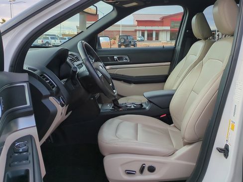 Used 2018 Ford Explorer XLT w/ Equipment Group 202A image 15