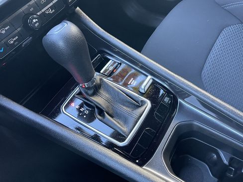 Used 2024 Jeep Compass Sport image 31