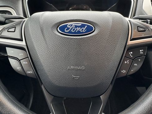 Used 2018 Ford Fusion SE image 22