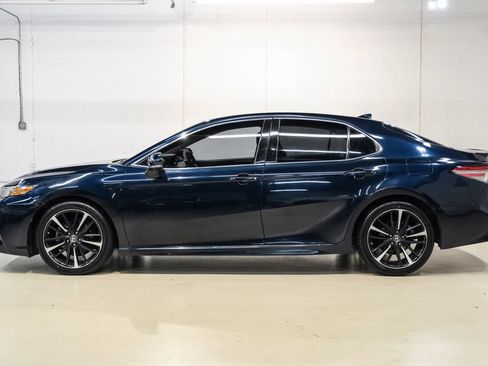 Used 2019 Toyota Camry XSE FWD image 11
