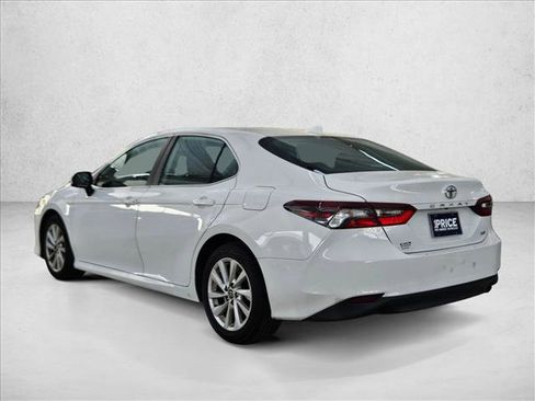 Used 2023 Toyota Camry LE image 7