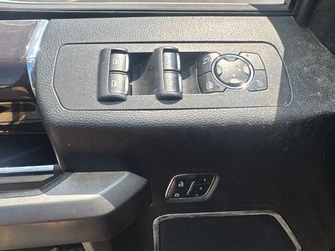Used 2016 Ford F150 Platinum w/ Equipment Group 701A Luxury AWD/4WD image 12