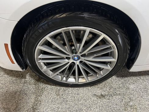 Used 2018 BMW 530e RWD image 26