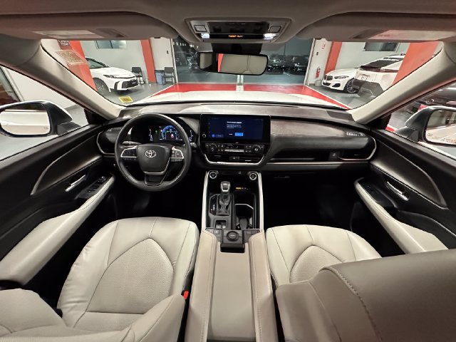 Certified 2025 Toyota Grand Highlander FWD image 25