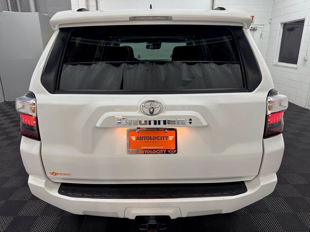 Used 2023 Toyota 4Runner SR5 Premium w/ Moonroof Package AWD/4WD image 9