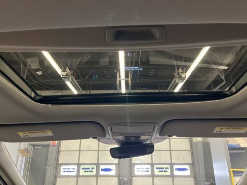 Used 2023 Honda Odyssey EX-L image 29