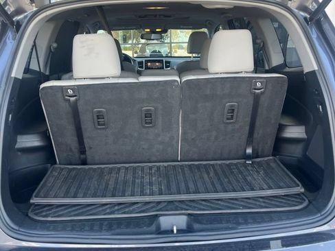 Used 2016 Honda Pilot Touring image 11