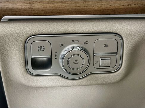 Used 2020 Mercedes-Benz GLE 350 4MATIC image 10