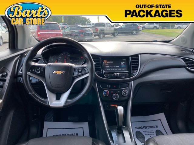 Used 2017 Chevrolet Trax LT w/ LT Convenience Package AWD/4WD image 21