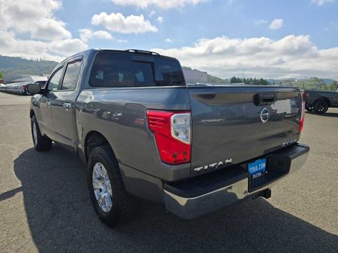 Used 2019 Nissan Titan SV AWD/4WD image 3