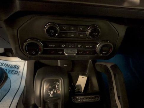 Certified 2023 Ford Bronco Outer Banks w/ Sasquatch Package image 9