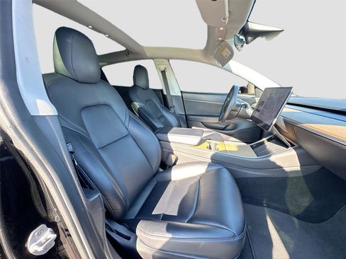 Used 2020 Tesla Model 3 Standard Range image 14