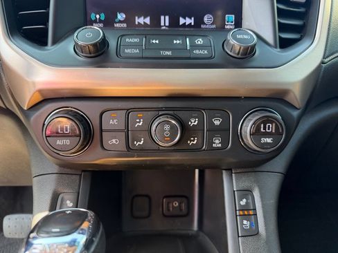 Used 2017 GMC Acadia Denali w/ Technology Package FWD image 38