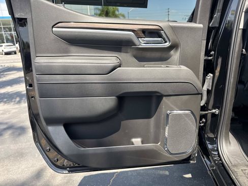 Used 2026 Chevrolet Silverado 1500 LT Trail Boss w/ LT Trail Boss Premium Package AWD/4WD image 25