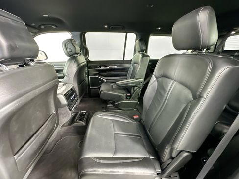 Used 2022 Jeep Wagoneer Series III w/ Flexible Seating Group RWD image 25