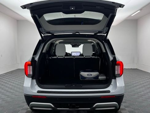 New 2026 Ford Explorer Platinum image 10