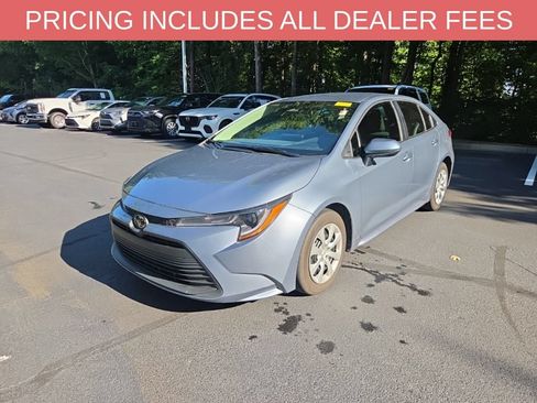 Used 2024 Toyota Corolla LE FWD image 3