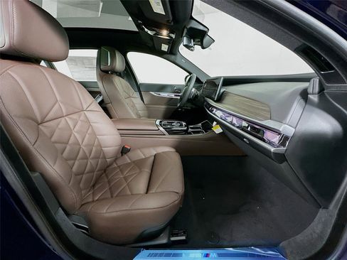 New 2026 BMW 740i xDrive 740i xDrive w/ Premium Package image 31