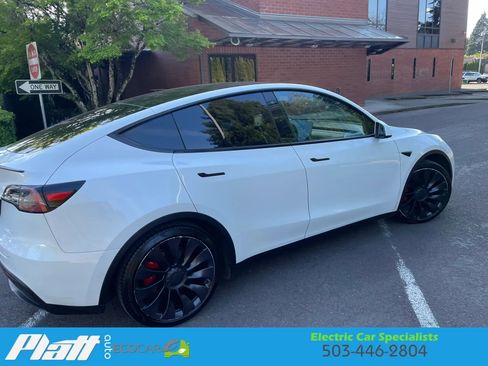 Used 2022 Tesla Model Y Performance image 10