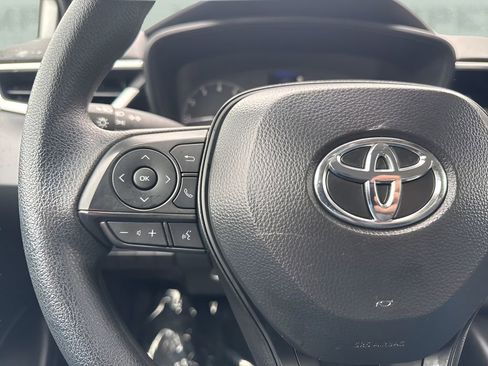 Used 2025 Toyota Corolla LE FWD image 14
