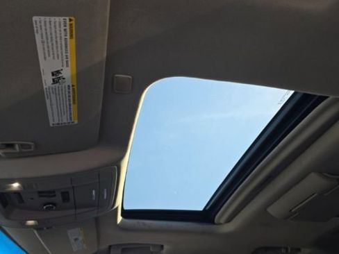 Used 2019 Chevrolet Suburban Premier image 11