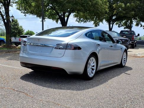 Used 2018 Tesla Model S 75D AWD/4WD image 5