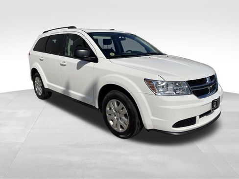 Used 2018 Dodge Journey SE w/ Popular Equipment Group FWD image 3