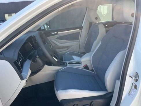 New 2026 Volkswagen Jetta SE FWD image 21