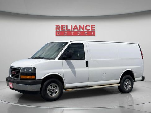 Used 2017 GMC Savana 2500 RWD image 2