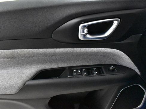 Used 2022 Jeep Compass Latitude w/ Convenience Group image 19