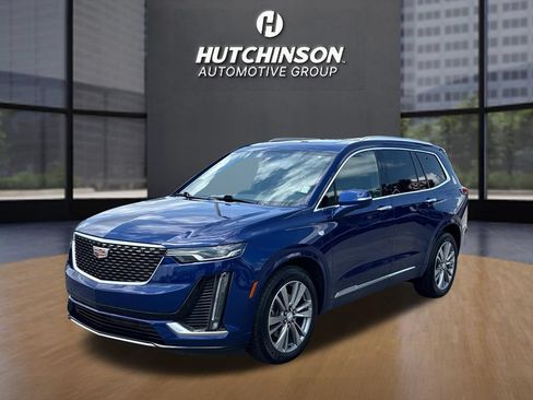 Certified 2025 Cadillac XT6 Premium Luxury FWD image 3