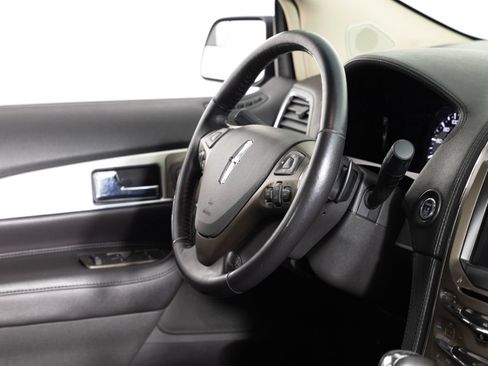 Used 2013 Lincoln MKX AWD image 24