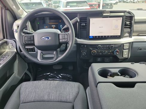 New 2026 Ford F250 XLT w/ XLT Premium Package AWD/4WD image 11
