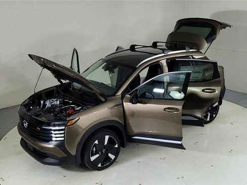 New 2026 Nissan Kicks SR w/ Cold Weather Package image 26