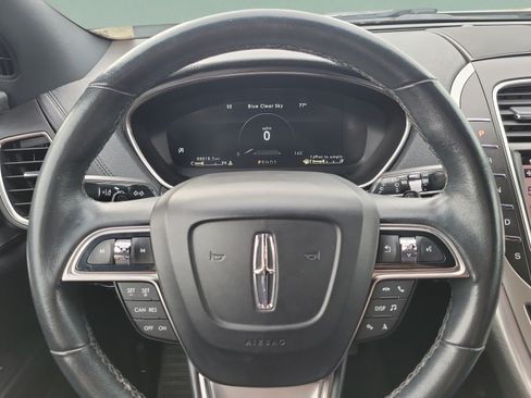 Used 2019 Lincoln Nautilus Premier AWD/4WD image 20