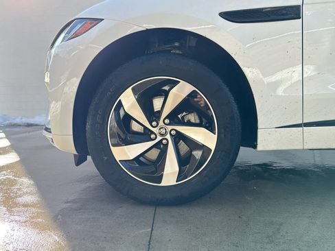 Certified 2025 Jaguar F-PACE R-Dynamic S image 6