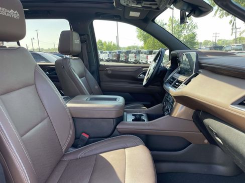 Used 2023 Chevrolet Tahoe High Country w/ Premium Package 2 AWD/4WD image 12