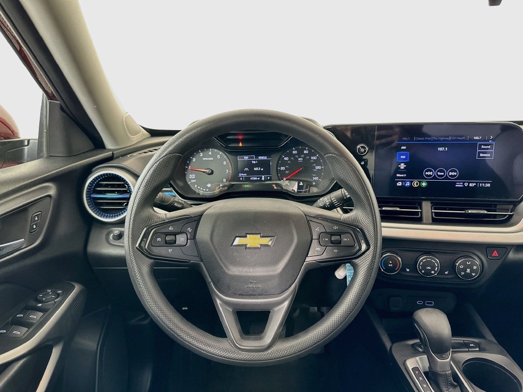 Used 2024 Chevrolet Trax LS w/ LS Convenience Package FWD image 21