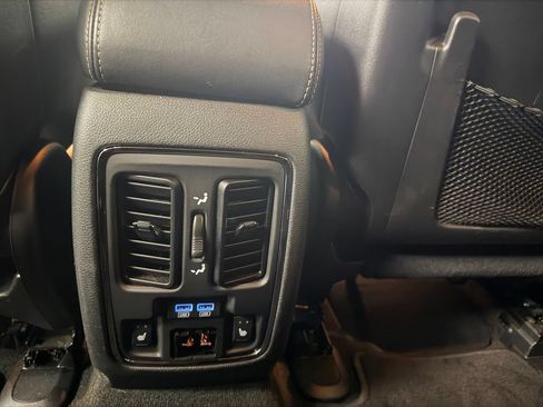 Used 2014 Jeep Grand Cherokee Overland AWD/4WD image 27
