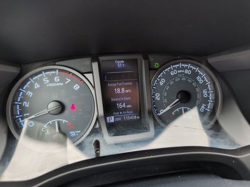 Used 2016 Toyota Tacoma TRD Sport w/ Towing Package AWD/4WD image 20